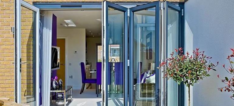 Commercial Door Glass Repair in Four Corners, ON